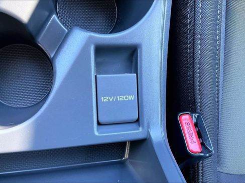 Used 2024 Subaru Crosstrek 2.0i image 32