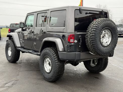 Used 2018 Jeep Wrangler Unlimited Sahara w/ Connectivity Group image 6