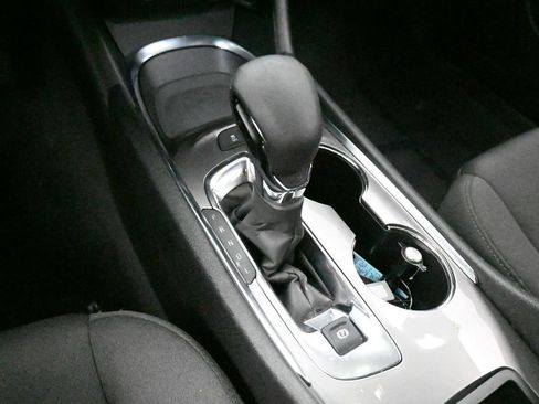 Used 2025 Chevrolet Malibu LT FWD image 23