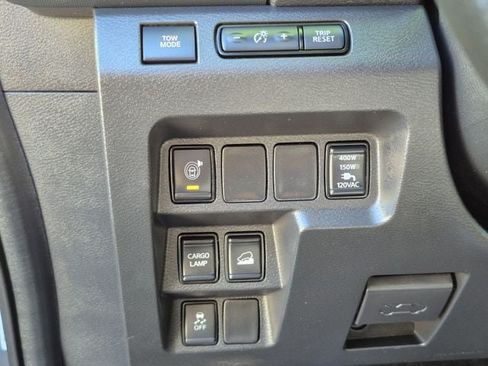 Certified 2024 Nissan Frontier SV w/ SV Convenience Package AWD/4WD image 9