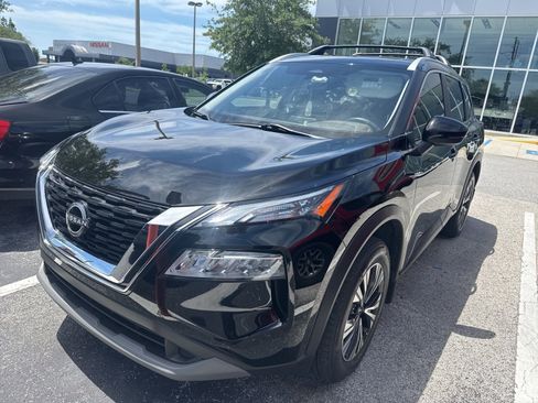 Used 2022 Nissan Rogue SV w/ SV Premium Package image 1