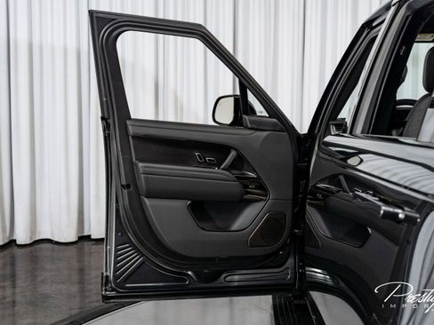 Used 2024 Land Rover Range Rover SV image 24