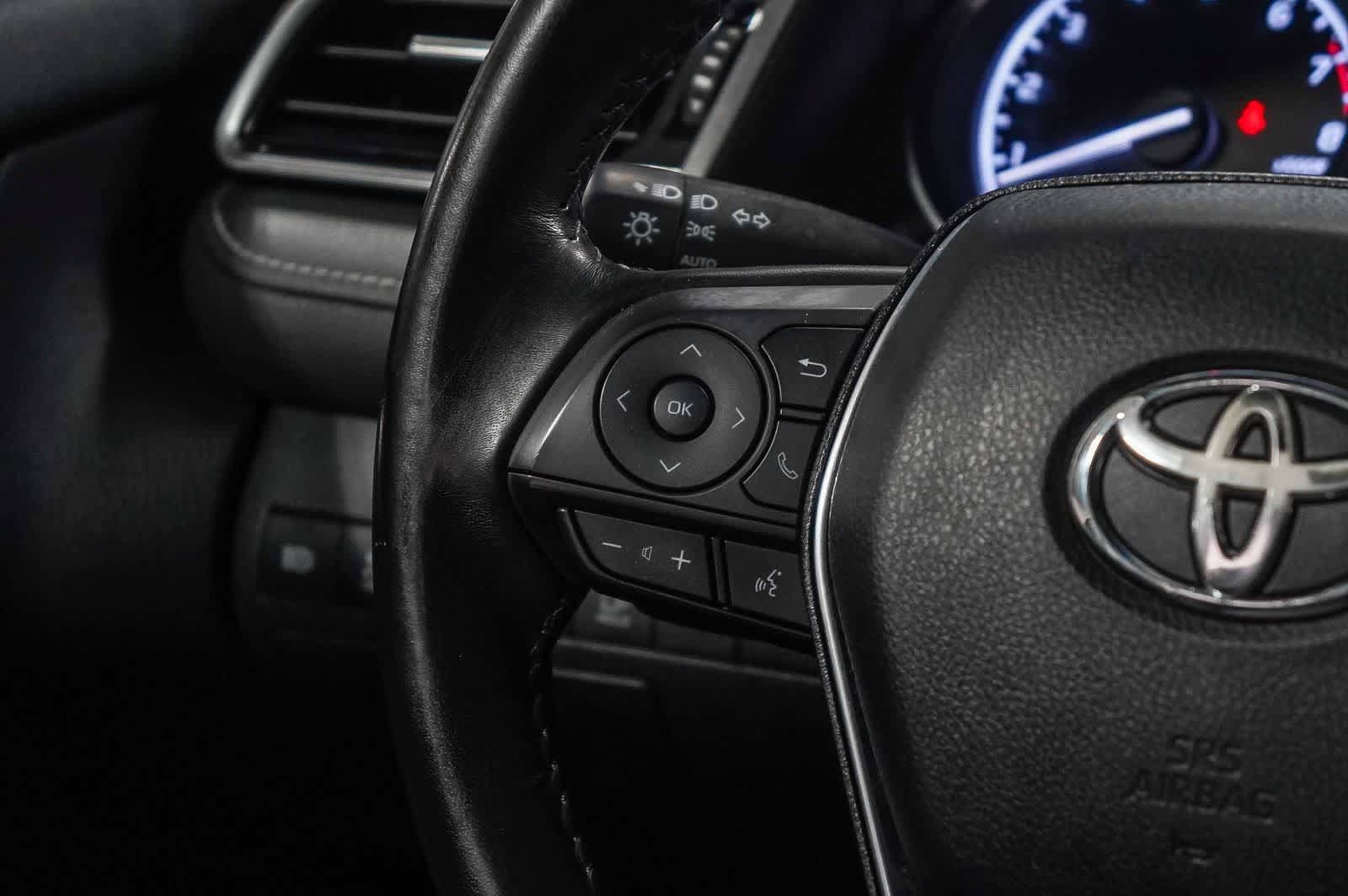 Used 2020 Toyota Camry SE FWD image 16