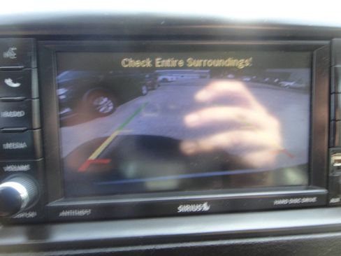 Used 2018 Dodge Grand Caravan SE w/ UConnect Hands-Free Group image 9