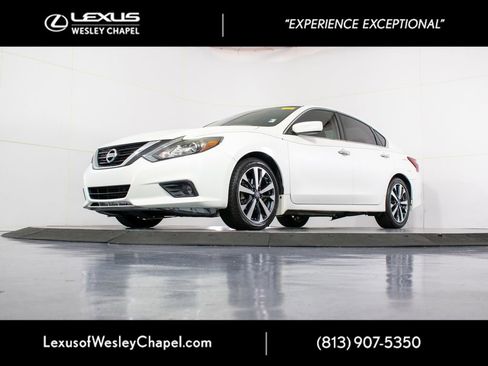 Used 2017 Nissan Altima 2.5 SR FWD image 12