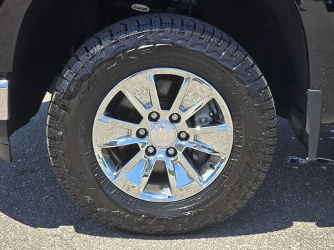 Certified 2022 Chevrolet Silverado 1500 LT AWD/4WD image 25