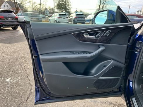 Used 2022 Audi Q8 Prestige image 40