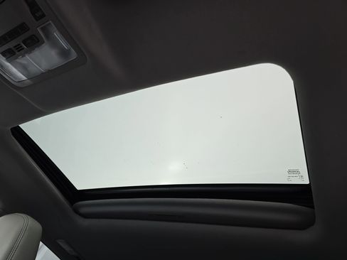 Used 2019 Toyota Highlander XLE image 31