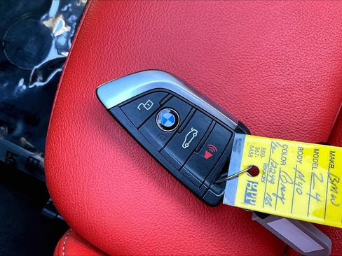 Certified 2022 BMW Z4 M40i w/ Premium Package image 15