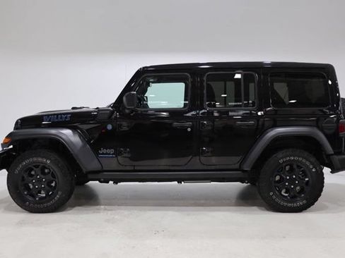 Used 2023 Jeep Wrangler Unlimited w/ Sun & Screen Package AWD/4WD image 4
