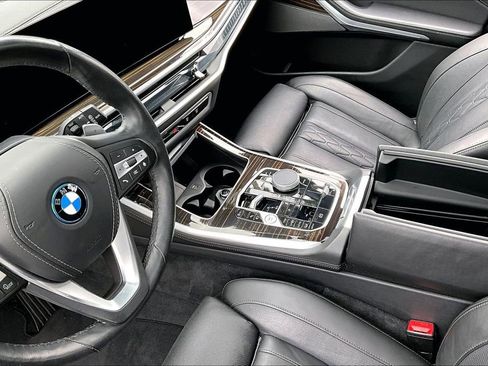 Used 2025 BMW X5 xDrive50e image 18