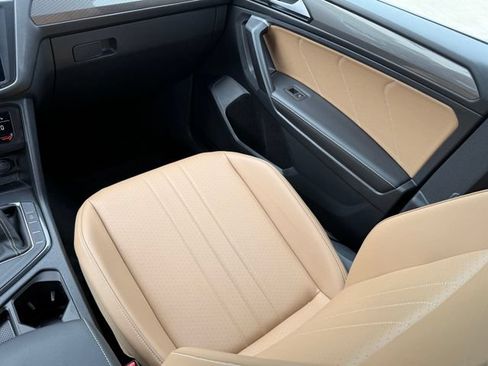 Used 2023 Volkswagen Tiguan SE FWD image 26