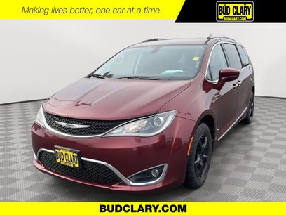 Used 2017 Chrysler Pacifica Touring-L Plus w/ Uconnect Theatre Group