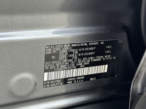 Used 2022 Toyota RAV4 LE image 34