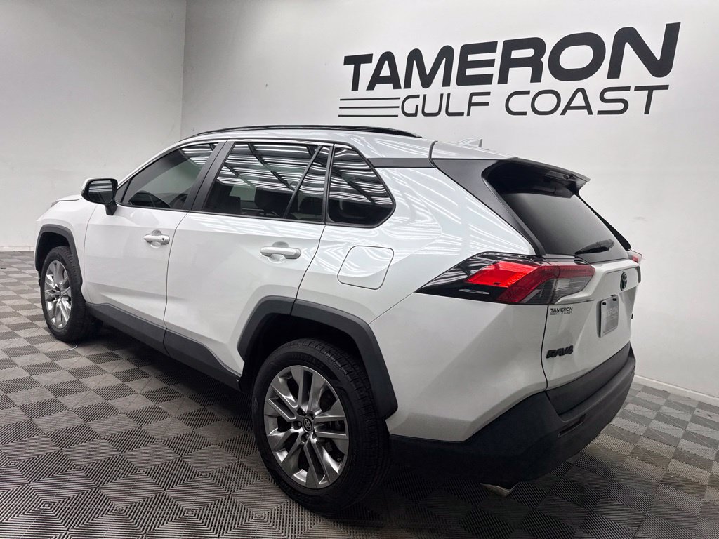 Used 2023 Toyota RAV4 XLE Premium FWD image 3
