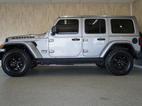 Used 2019 Jeep Wrangler Unlimited Sahara w/ Quick Order Package 24M Moab image 5