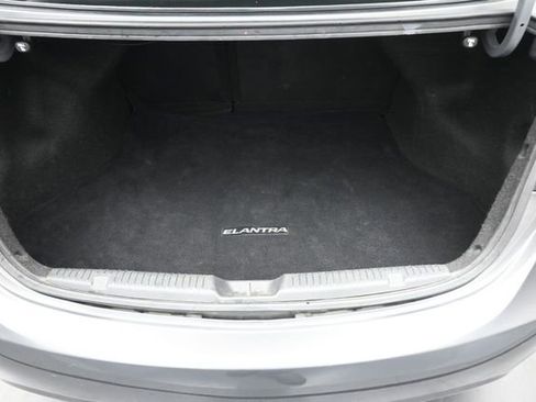 Used 2013 Hyundai Elantra Limited FWD image 10