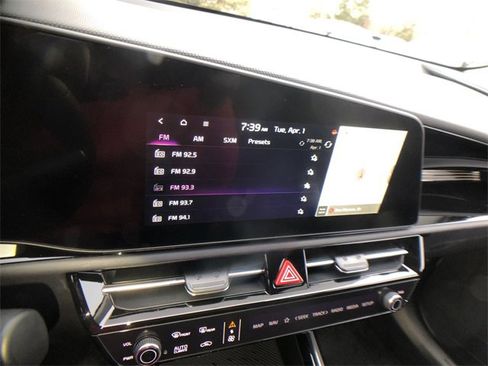 New 2025 Kia Niro EX image 16