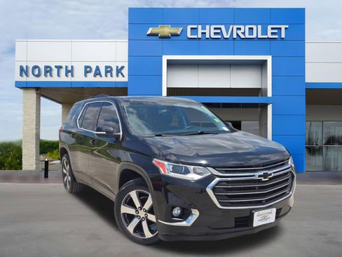 Certified 2021 Chevrolet Traverse LT w/ LT Premium Package FWD image 1