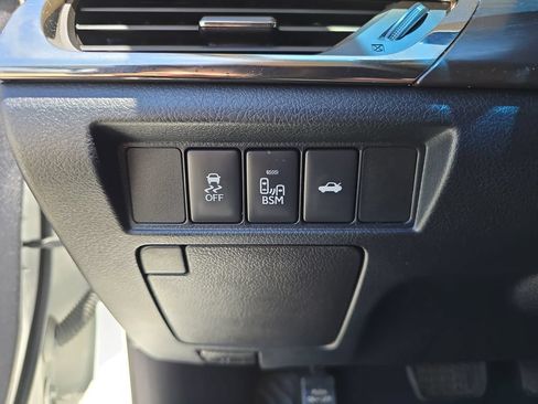 Used 2016 Toyota Avalon Limited FWD image 28