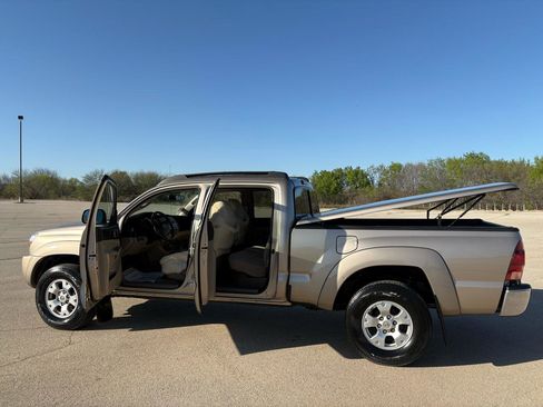 Used 2007 Toyota Tacoma PreRunner image 14