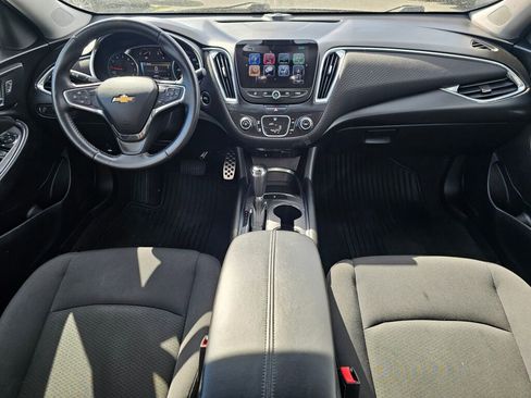 Used 2017 Chevrolet Malibu LT FWD image 9