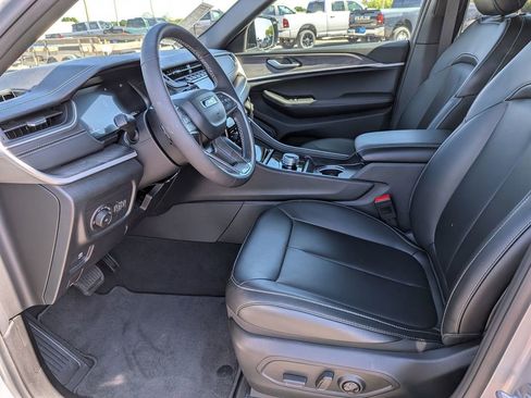 New 2025 Jeep Grand Cherokee L Limited RWD image 16