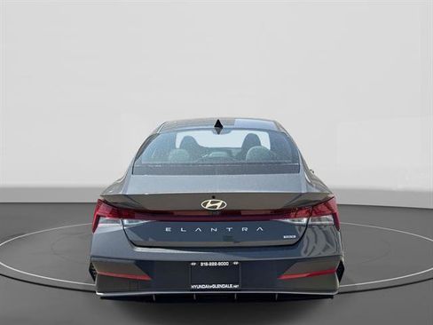 New 2026 Hyundai Elantra Limited FWD image 5
