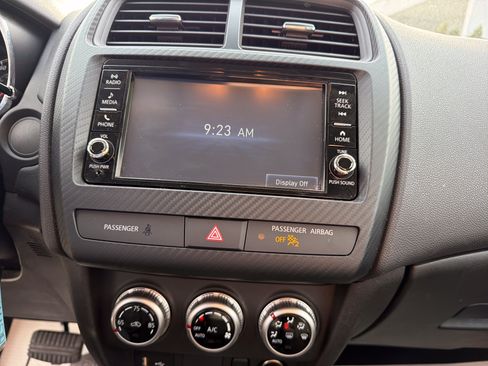 Used 2025 Mitsubishi Outlander Sport ES AWD/4WD image 21