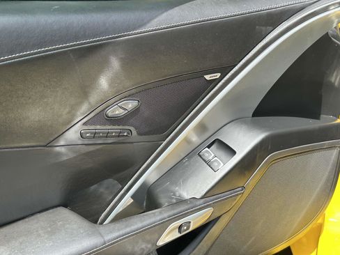 Used 2015 Chevrolet Corvette Z06 w/ 3LZ Preferred Equipment Group image 13