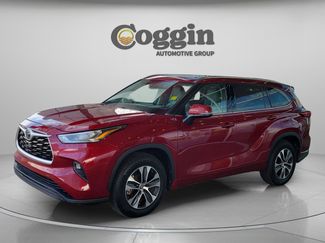 Used 2020 Toyota Highlander XLE video 1