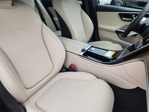 New 2025 Mercedes-Benz C 300 4MATIC Sedan image 16