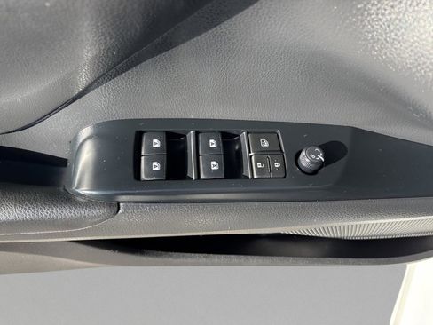 Used 2020 Toyota Camry SE image 17