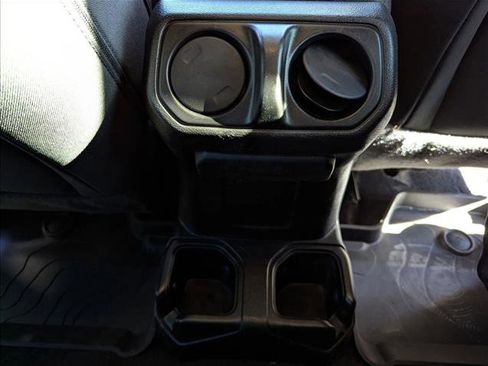 Used 2021 Jeep Wrangler Sport image 17