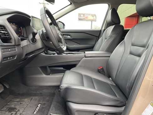 Certified 2024 Nissan Rogue SL image 10