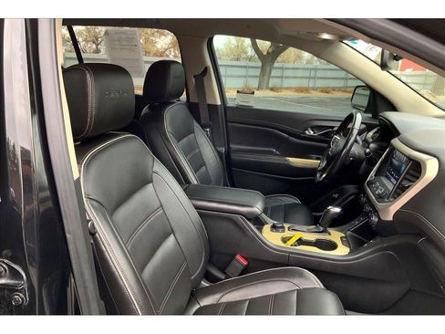 Used 2019 GMC Acadia Denali image 8