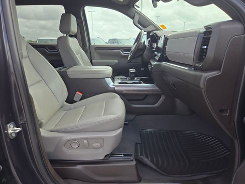 Used 2023 Chevrolet Silverado 1500 LTZ image 23