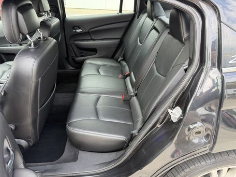 Used 2011 Chrysler 200 Limited FWD image 11