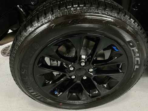 Used 2023 Jeep Wrangler Sahara image 5