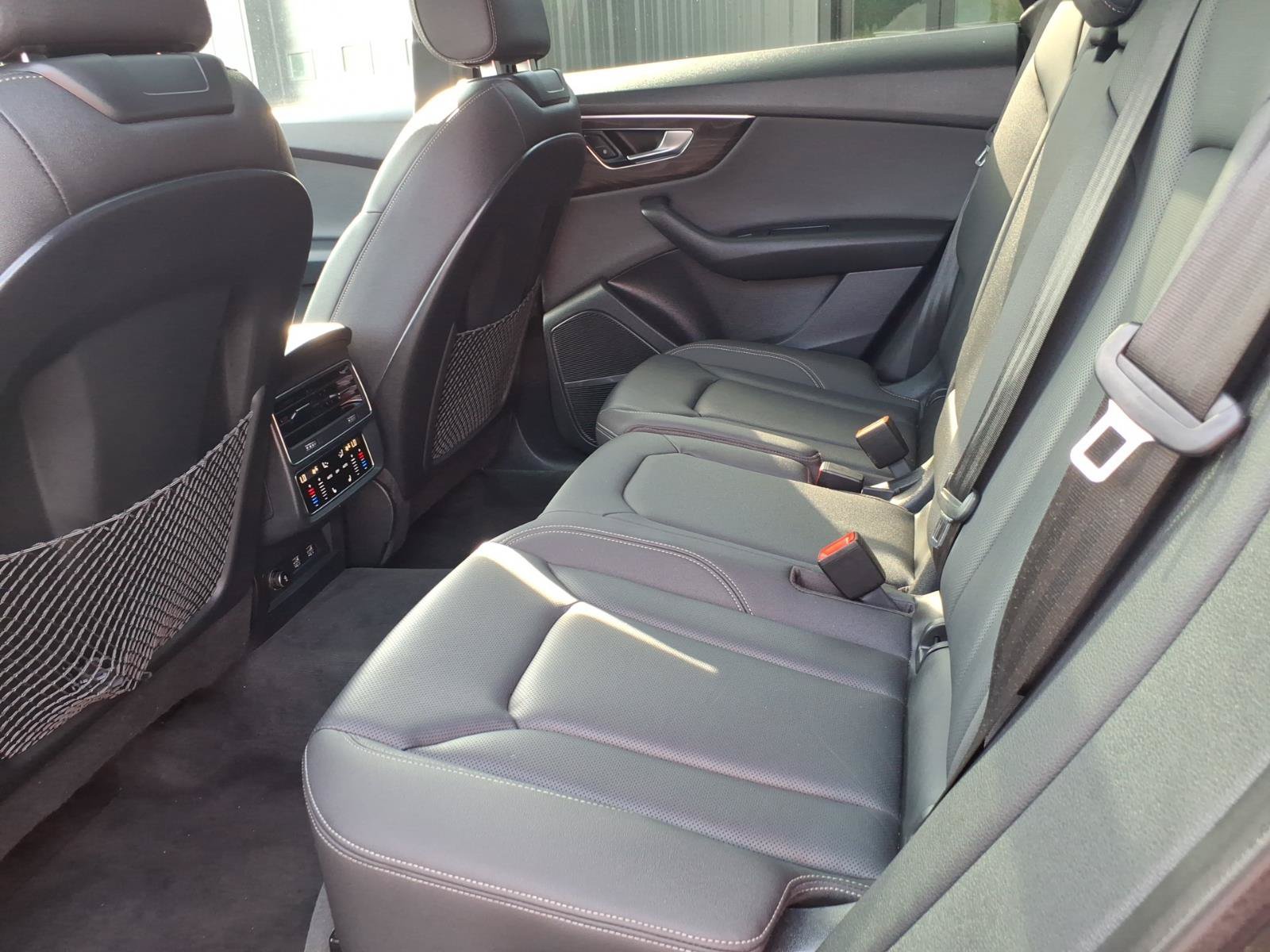 Used 2019 Audi Q8 Premium Plus w/ Premium Plus AWD/4WD image 10