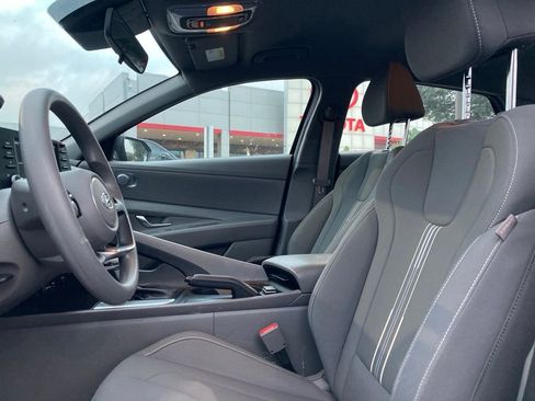Used 2023 Hyundai Elantra SEL FWD image 8