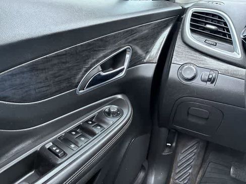 Used 2014 Buick Encore Convenience FWD image 37