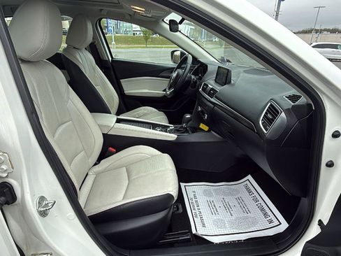 Used 2018 MAZDA MAZDA3 Grand Touring FWD image 17
