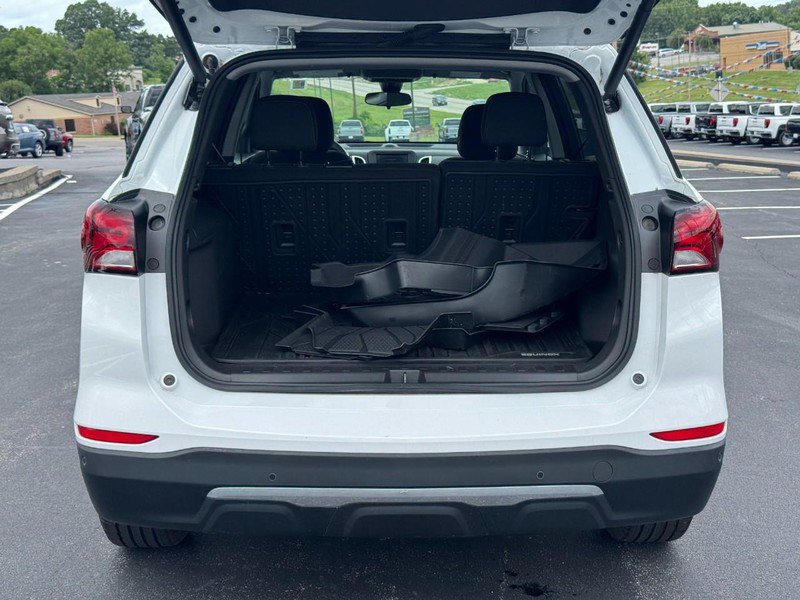 Used 2024 Chevrolet Equinox LT w/ LPO, Floor Liner Package FWD image 5