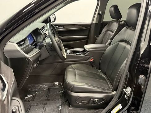 Used 2021 Jeep Grand Cherokee L Limited AWD/4WD image 14