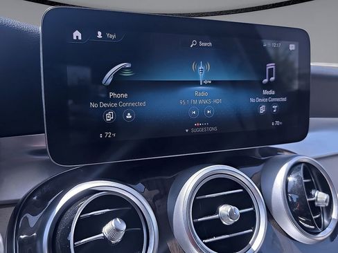 Used 2022 Mercedes-Benz GLC 300 image 32