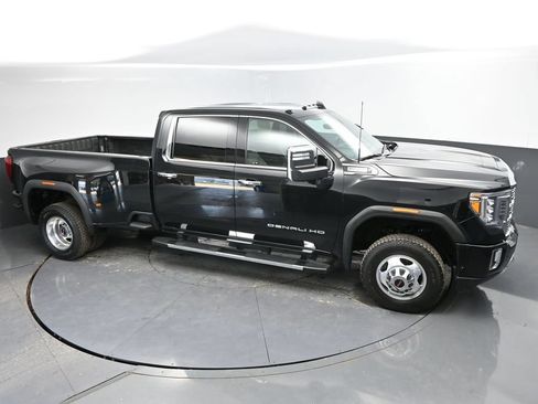 Used 2022 GMC Sierra 3500 Denali w/ Denali Ultimate Package AWD/4WD image 26