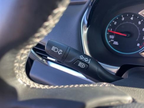 Used 2023 Chevrolet Traverse LT image 22