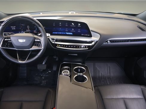 Used 2023 Cadillac Lyriq 2WD image 14