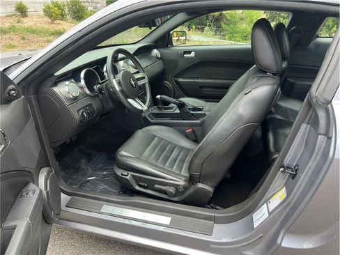 Used 2006 Ford Mustang GT RWD image 12